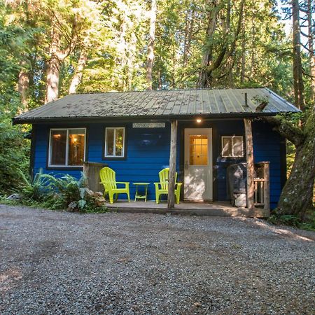 Surfs Inn Rainforest Cottages Ucluelet Exterior photo