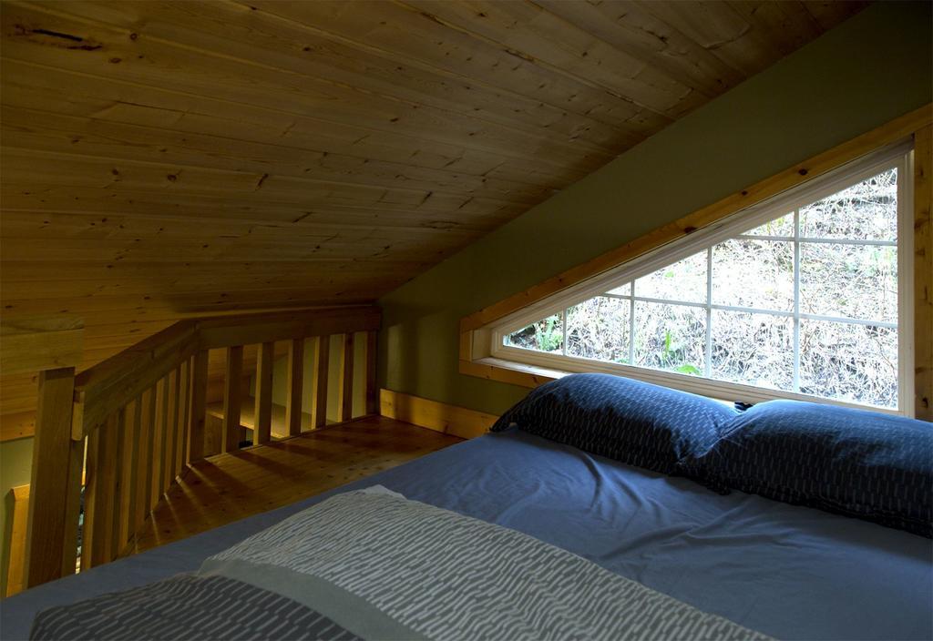 Surfs Inn Rainforest Cottages Ucluelet Exterior photo